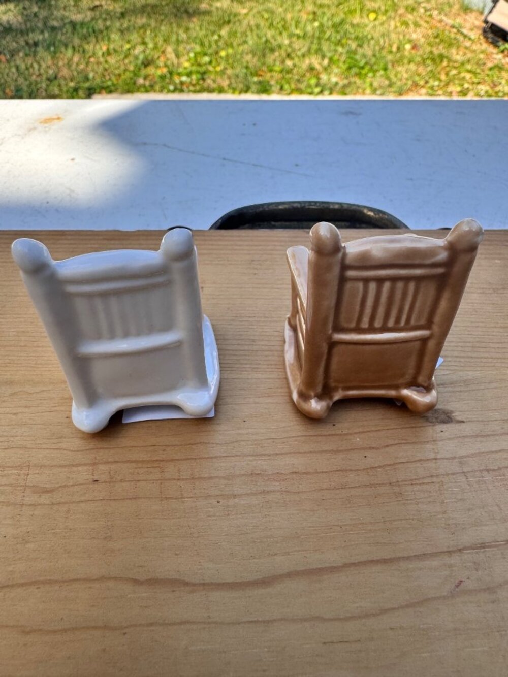 Cracker Barrel Rocking Chair Salt Pepper Shakers Set White Brown Country Porch - Picture 2 of 6